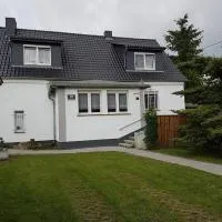 Ferienwohnung Fam. Schade、Beilrodeのホテル