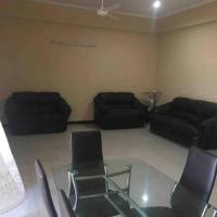 3 BEDROOM RENTAL WITH POOL AND GYM, hotel in Colombo