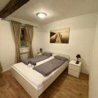 Rooms and apartments Nokturno