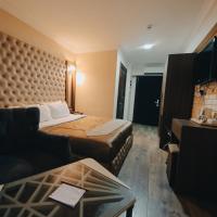 Red Green Hotel, hotell i Karsiyaka i Izmir