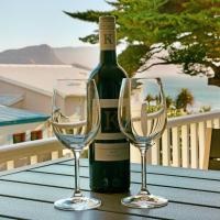 Penguin Haven . Luxury 2 bedroom, Boulders Beach., Hotel in Kapstadt