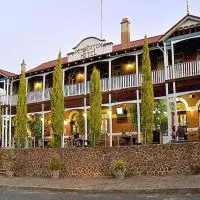 The Pemberton Hotel, отель в городе Пембертон