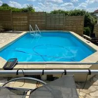 Maison 6 personnes avec piscine privée, hotel v destinaci Saulchoy