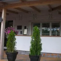Majatalo & Ravintola Villa Emilia, хотел в Ypäjä
