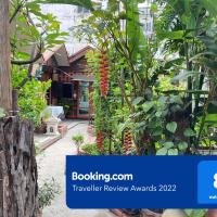 Noom Guesthouse, hotel in Lop Buri