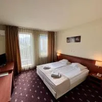 Hotel Seven，克盧日納波卡的飯店