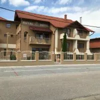 Royal Hotel, hotel v destinaci Cserkeszőlő