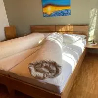 Hotel Pension Im Dorf, хотел в Zuzwil