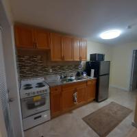 Smalls Cozy Rest with dock, hotel near North Bimini Seaplane Base - NSB, Alice Town