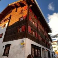 Casa Job - Gasthaus - Sauna, Whirlpool - Trun, hotel a Trun