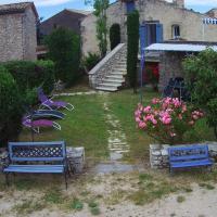 Gîte de caractère au pied du Mont Ventoux avec piscine couverte