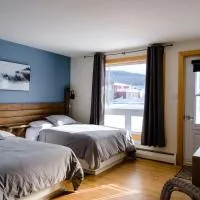 Auberge de Jeunesse Le Camp De Base، فندق في لأنسي سانت جين