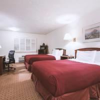 Sky-Palace Inn & Suites McCook, hotel near McCook Regional - MCK, McCook