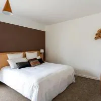 HOTEL LE 25، فندق في أنديرنو لي بان