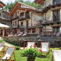 Pensione Albergo Diffuso Ceaglio Valle Maira, hôtel à Marmora