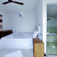 Viesnīca Hotel Royal Beach & Restaurant pilsētā Jaliapāra