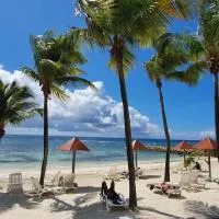 상트 안느에 위치한 호텔 Martial Tropiques et Martial Coco & Plage, 2 Appartements refaits à neuf vue mer, Village de vacances à Ste Anne