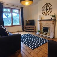 Glasgow Family Home 3 Bedroom - Parking, hotel in Glasgow