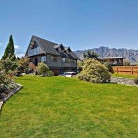 The Gables - Queenstown - Beautiful, stylish, newly renovated 4 bedroom home, hotel near Queenstown Airport - ZQN, Queenstown