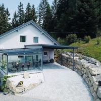 Holiday apartment in Salchau near ski area, hotel di Salchau