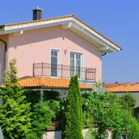 Sunny and Mediterranean house in Deggendorf with luxurious furnishings, Hotel in Deggendorf