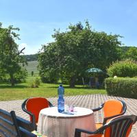Sophisticated holiday home in Thuringia with sunroom garden and terrace, Hotel in Obendorf