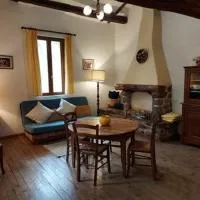 Les Copains à Bord - gîtes, hotel a Saint-Julien-dʼArpaon