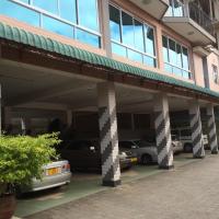 Mc-Elly's Hotel, hotel di Arusha