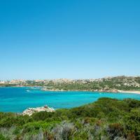 Stunning Apartment In La Maddalena With 5 Bedrooms And Wifi