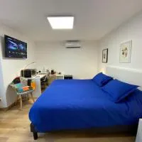 Chambre d'hôtes indépendante de Pouzatel proche Bonaguil, hotel em Fumel