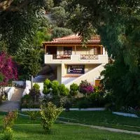 Athina Studio Apartments, hotell sihtkohas Kerveli