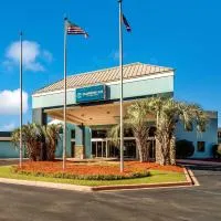 Clarion Inn & Suites、フローレンスにあるFlorence Regional Airport - FLOの周辺ホテル