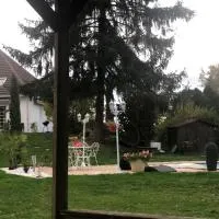Un petit coin de paradis, hotel v destinaci Bressolles
