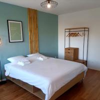 Studio lumineux bien placé en ville de Sion, hotel poblíž Letiště Sion - SIR, Sion