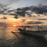 Manzil Anilao B&B, hotel di Mabini
