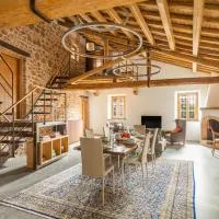 Antico Borgo Molino 7cento vicino ai Giardini di Ninfa, hôtel à Cori