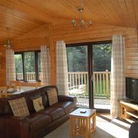 Luxury woodland Alder Lodge