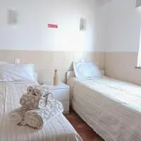 Casa Ponto de Encontro, hótel í Almodôvar