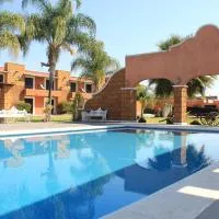 Hotel Meson del Puente, מלון בAcámbaro