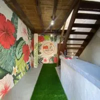 CHECK INN, hotel Olónban