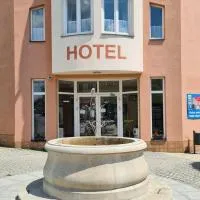 Hotel Pangea, готель у місті Тельч