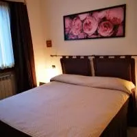 Residence SANTA CROCE Delebio Provincia di Sondrio, hotel din Piantedo