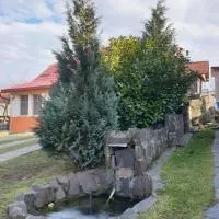 Casa cu fantana, hotelli kohteessa Borleşti