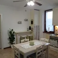 HOUSE PIAZZA VITTORIA, хотел в Medole
