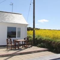 The Old Dairy, Land's End, Sennen, hotel near St Mary's Airport - ISC, Sennen
