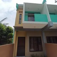 2-Storey Rental Unit w/ Garage in Balanga Bataan, hotel i Tinajero