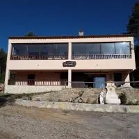 Gite les Cigales, hotell i Châteauvieux