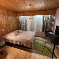 Huoneisto Tikkakoski - Apartment in Tikkakoski, hotel cerca de Aeropuerto de Jyväskylä - JYV, Tikkakoski