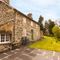 Ffynnon Gower, hotel Llangowerben