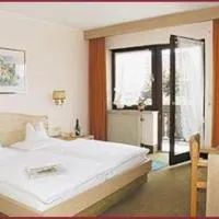Hotel Hiemer، فندق في ميمينجين